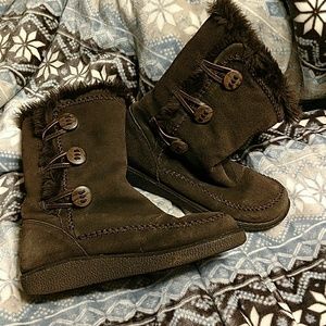 ENCANTO BOOTS Sz 10 fur boots run small